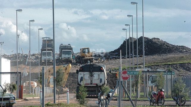 Cuenta regresiva para la basura Santa Fe: presentaron un plan para mudar el relleno sanitario y crear estaciones de transferencia