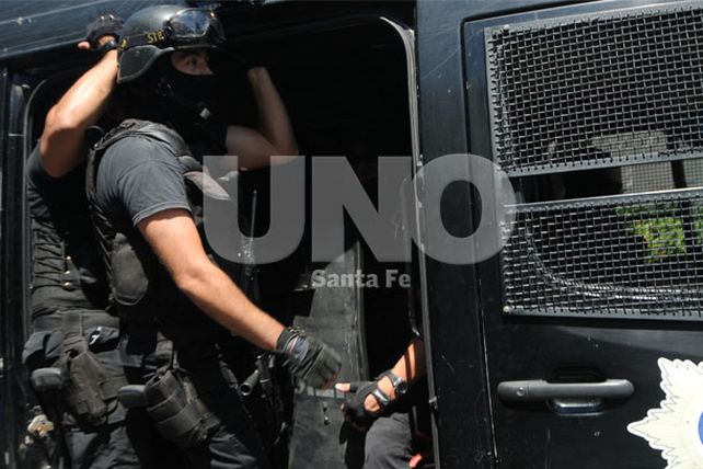 Se atrincheró por más de tres horas con una granada por un conflicto con su esposa