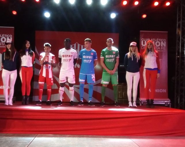 Se presentó la nueva indumentaria de Unión