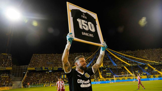 Contra Godoy Cruz, Broun jugó su partido número 150 en Central. El reconocimiento lo recibió en el choque frente a Unión.