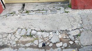 El municipio de Paraná promueve la reparación de veredas rotas a través de intimaciones. Se prioriza la regularización antes de avanzar con otras medidas