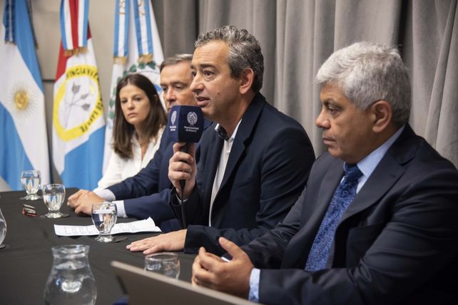Acuerdo. El intendente Javkin rubricó el convenio de colaboración.