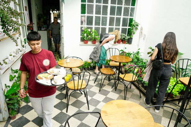 Buscan darles impulso a unas 100 cafeterías y pastelerías que hay en Rosario