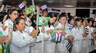 Bolsonaro no logra reemplazar a los ocho mil médicos cubanos de Dilma