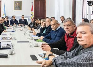 Tensión y pulseada de datos: el gobierno provincial y los gremios abren la paritaria del segundo semestre en Santa Fe