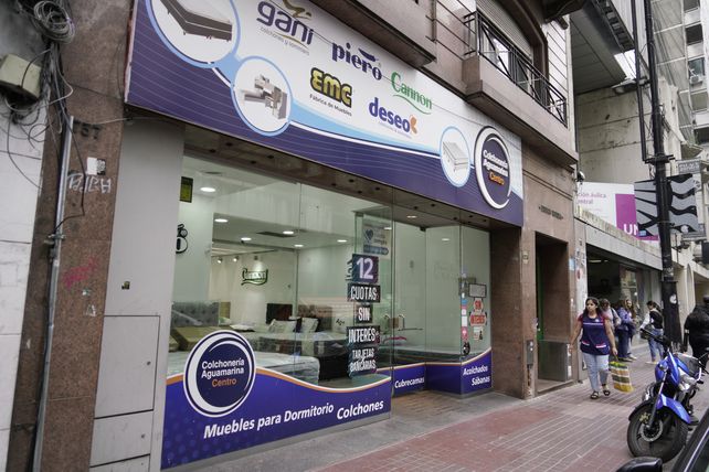 Frente del local ubicado en calle Corrientes al 700, en pleno centro de Rosario.