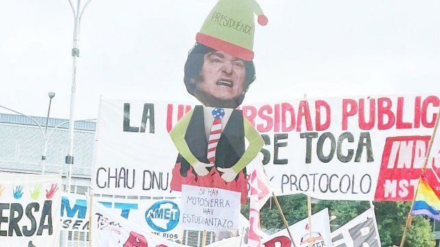 En estado de emergencia salarial, paran las universidades públicas