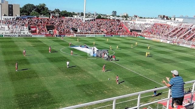 Unión pagó caro sus errores y perdió con Defensa en Santa Fe