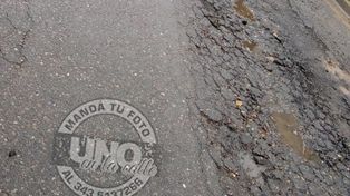 Tremendos baches en Mihura y Crespo