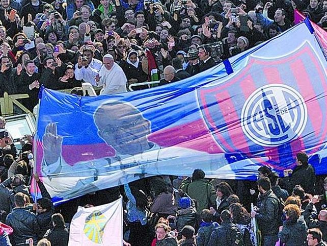 San Lorenzo despidió al papa Francisco y usará una camiseta en su homenaje