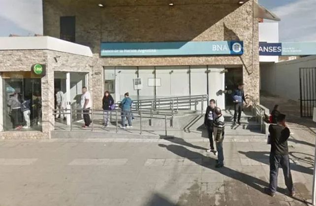 Un cajero de un banco fue ejecutado en medio de un robo Un cajero de un banco fue ejecutado en medio de un robo