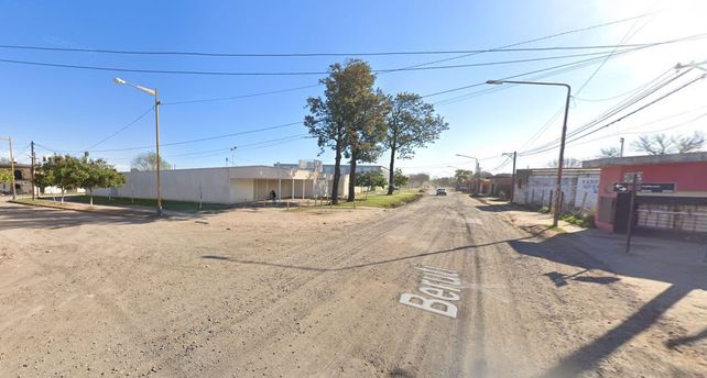 Lo apuñalaron en el rostro y en el tórax para robarle la moto en barrio Brigadier López