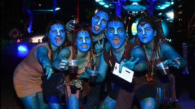 Paraná vivió su noche disfrazada junto a miles de visitantes de todo el país