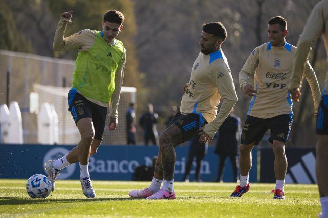 El equipo de Scaloni se volvió a mover en el predio de Ezeiza.