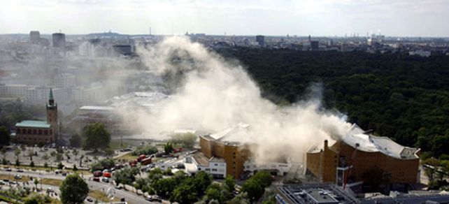 Voraz incendio en el edificio de la Filarm&oacute;nica de Berl&iacute;n