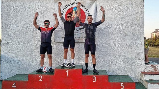 El podio de la categoría Elite que formó parte en el Pucheta.