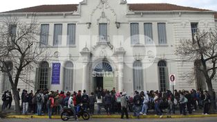 Boleto gratuito: alumnos van por una ley provincial