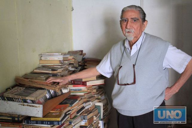 En Uruguay. En una pequeña habitación guarda la colección de libros y discos a la espera de un comprador. (Foto UNO/Juan Ignacio Pereira)