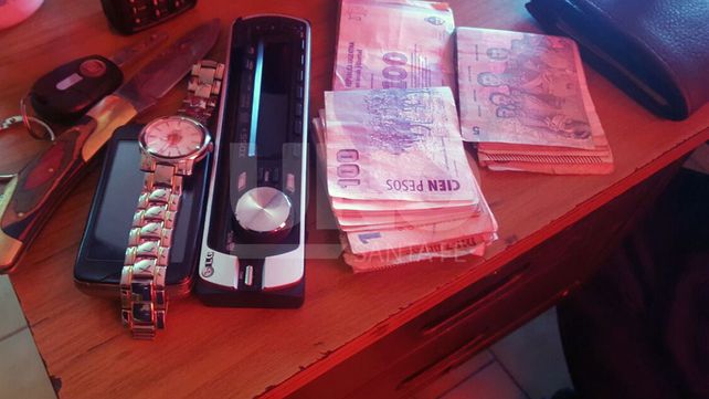 Cayeron dos delincuentes por un robo y un asalto a dos taxistas rosarinos