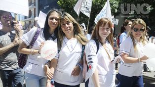 “Hartos” de no ser escuchados, los enfermeros reclamaron en su día