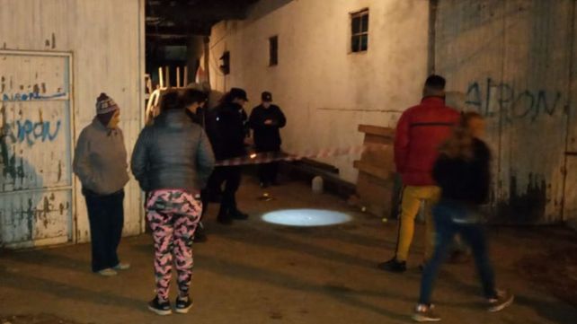 Miguel Angel Caracú Albornoz fue atacado a balazos en su pierna derecha en el interior de su casa en Empalme Graneros.