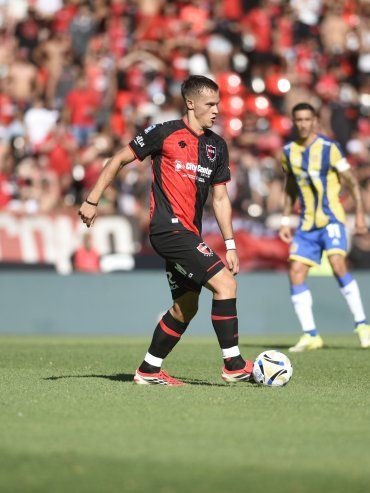 Newells visita a San Lorenzo con un cambio obligado y otro de orden táctico