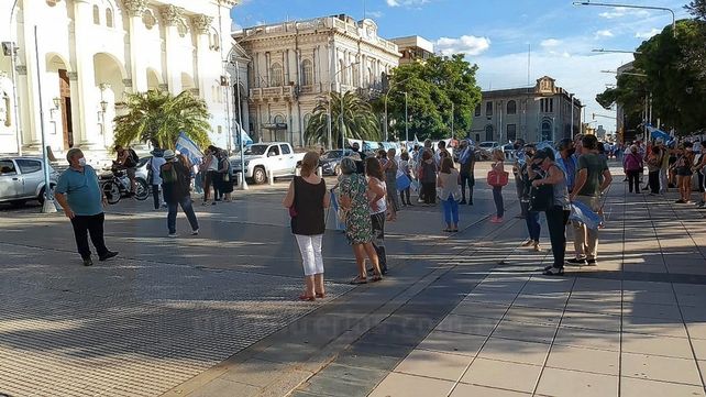 Por la Vacunación VIP, hubo movilizaciones en todo el país