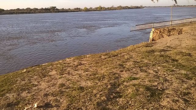Se desmoronó parte de la defensa contra inundaciones en la localidad de San Javier