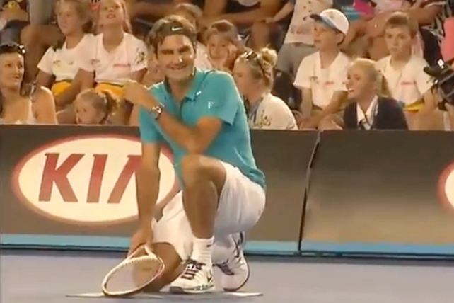 Federer hizo de ballboy