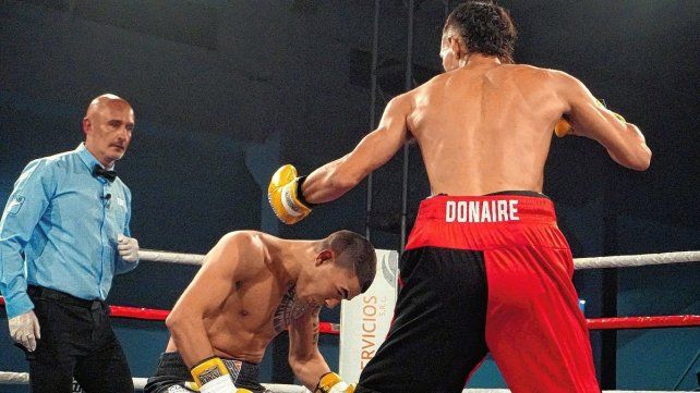 El santafesino Mariano Farías fue sorprendido por Donaire al perder en el primer asalto por GKOT1.