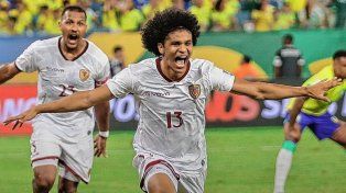 Eduard Bello marcó un golazo para Venezuela.