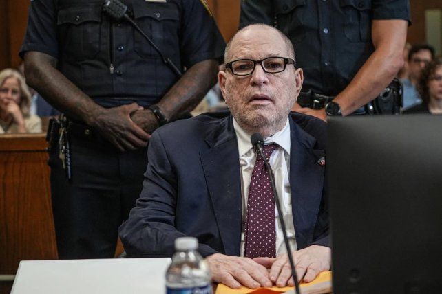 Condenaron a 15 años de prisión al productor de Hollywood Harvey Weinstein