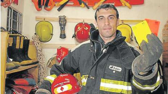 Jorge Baliño, el árbitro que dirigirá el clásico y además trabaja como bombero