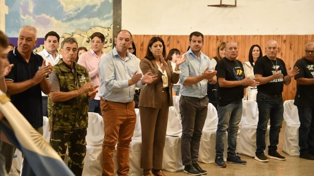 Se colocaron placas con la imagen de las islas Malvinas en 26 escuelas de Villa Gobernador Gálvez &nbsp;