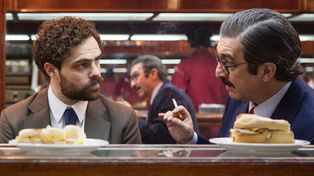 Lanzani y Darín interpretan a los exfiscales Julio César Strassera y Luis Moreno Ocampo, que lideraron el juicio a las Juntas.