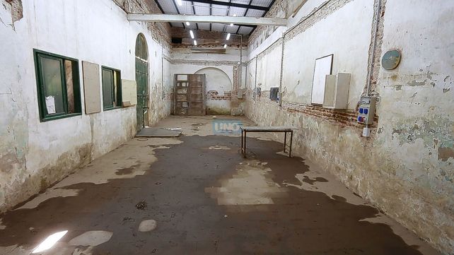 El barro y el agua permanecen aún en la sala de Carpintería.&nbsp;