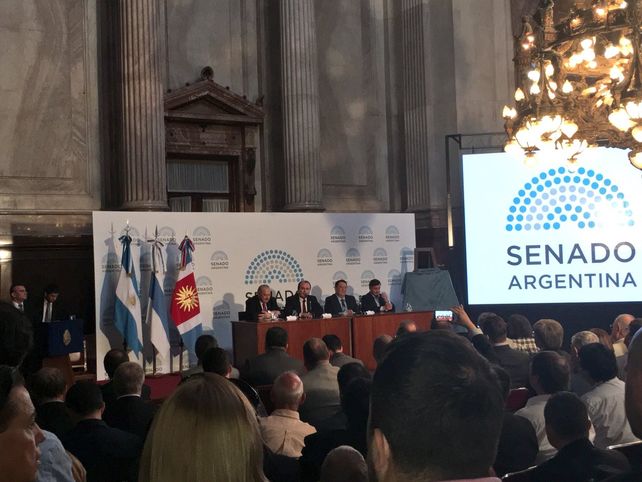 El Senado de la Nación distinguió a Horacio Muratore, actual presidente de FIBA