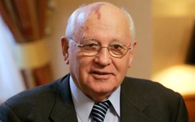 El ex presidente ruso Mijail Gorbachov grab&oacute; un CD con canciones rom&aacute;nticas