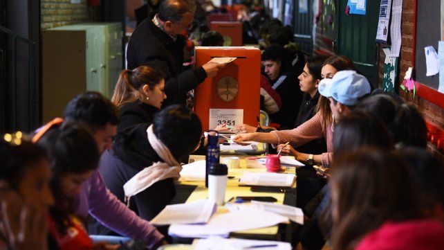 Tucumán vota para gobernador y vicegobernador. Los principales candidatos son el actual vicegobernador Osvaldo Jaldo
