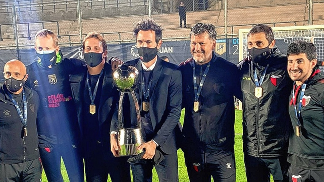 Santella: La exigencia es grande, entrenamos al campeón