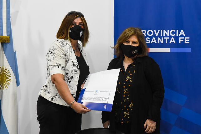 El Gobierno de la Provincia entregó aportes para mejoras a nueve escuelas de Rosario