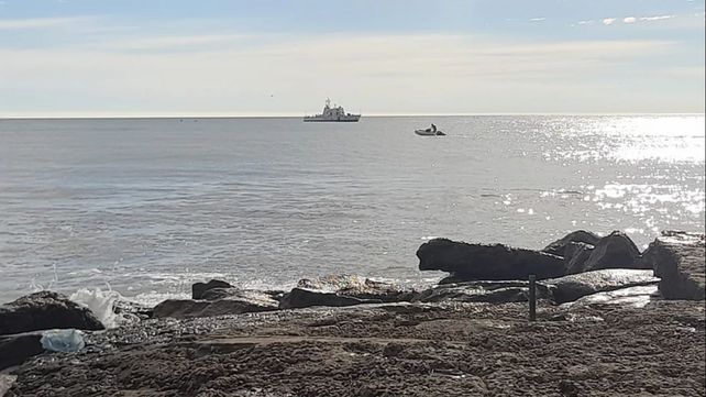 El cuerpo fue hallado a unos 300 metros de la costa por la Prefectura.