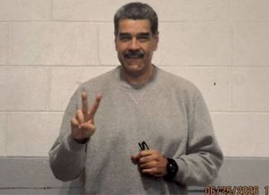 Nicolás Maduro reapareció desde la cárcel de Nueva York con fotos inéditas y un mensaje de amor y esperanza