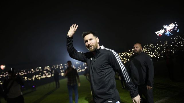 Lionel Messi en el Coloso. El carisma y el poder de atracción del rosarino abre una luz de esperanza.