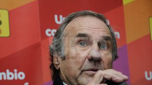 Reutemann cuestionó a Bonfatti por decir que las inundaciones fueron por canales clandestinos