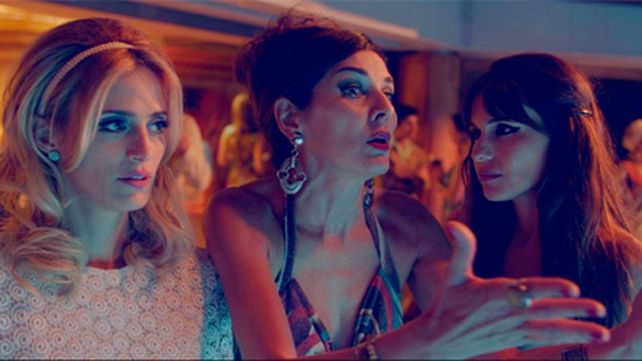 Andrea Frigerio también participa de la película como madre de Antonópulos y Pampita.&nbsp;