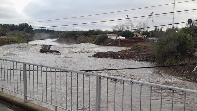 El arroyo Saladillo incrementó su caudal por las lluvias del fin de semana.