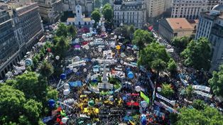 Un festejo a Plaza llena por los 38 años de la democracia argentina