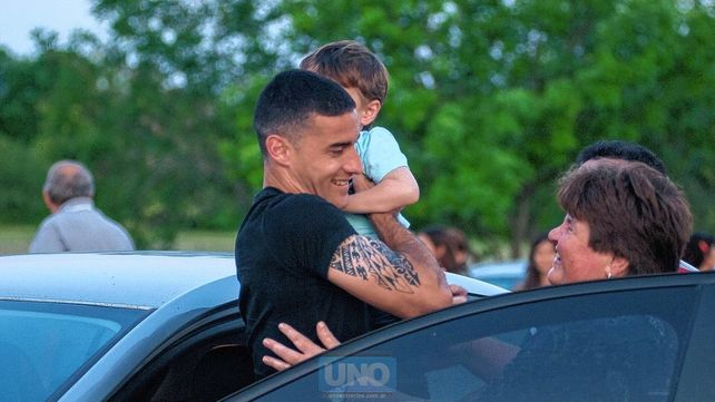 Leonardo Morales recibido por su pueblo: Villa Urquiza