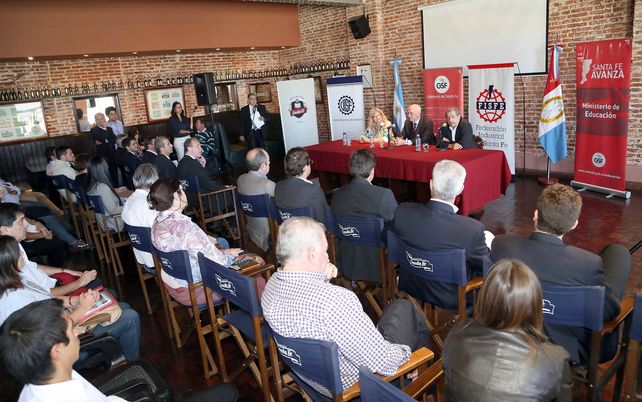 Todos los alumnos de las escuelas técnicas harán su práctica en una empresa